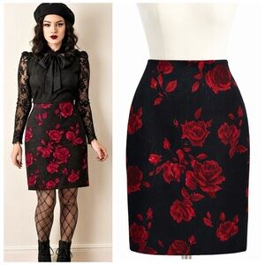 Talbots Black Velvet Red Roses Pencil Skirt Romantic Goth Parisian Chic Sz 6